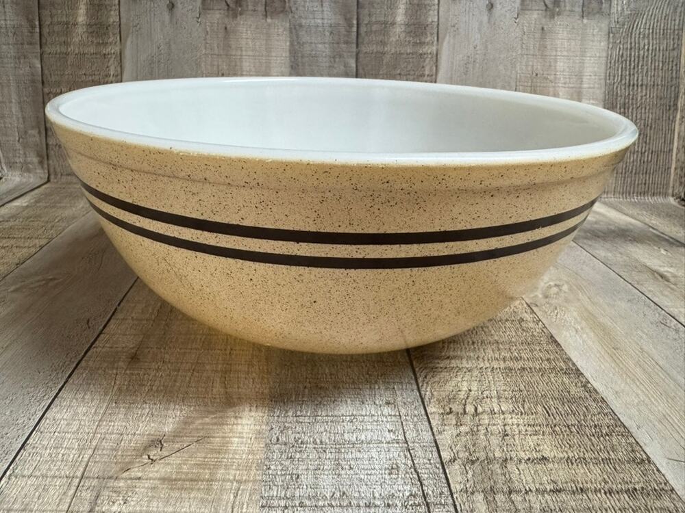 Vintage Pyrex #404 4-Quart Speckeled Lines Mixing Bowl